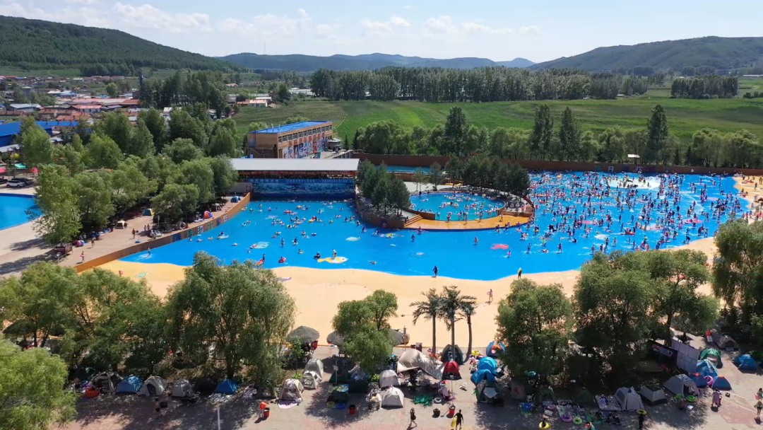 下城子镇海月湾欢乐水世界成为暑期旅游“新地标”